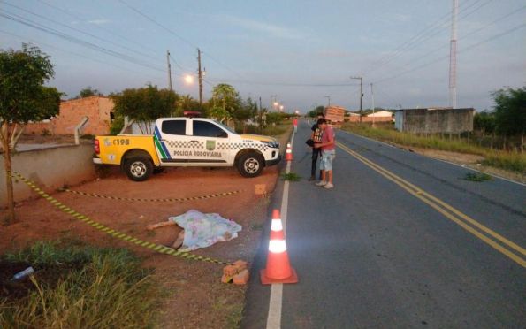 Colisão entre caminhão e moto deixa um morto em Poço Verde