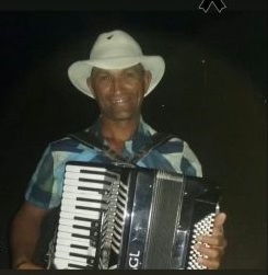 Zabumbeiro da banda Garotinhos da Vaquejada morre após ser atingido por bala perdida em Paripiranga