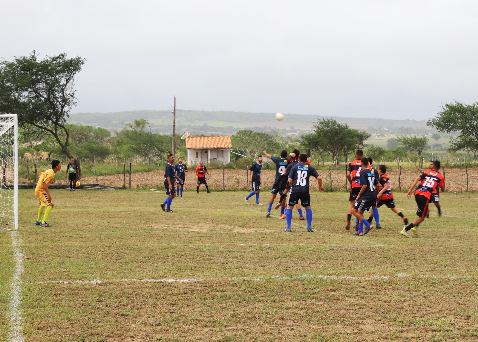 Confira os resultados dos jogos de ida do Campeonato de Futebol de Campo de Simão Dias