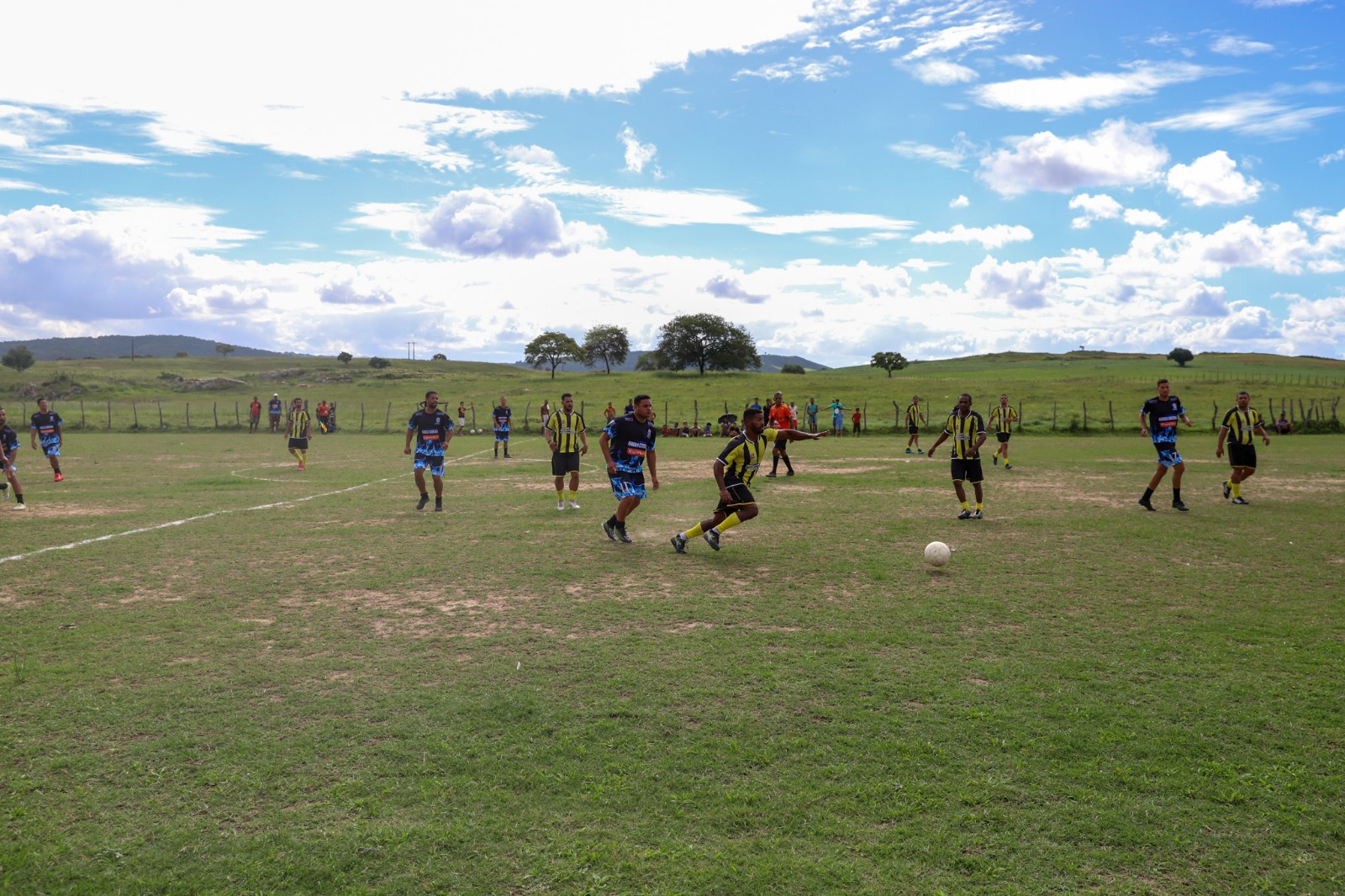 Jogos das semifinais do  Campeonato de Futebol de Campo de Simão Dias acontecem neste final de semana