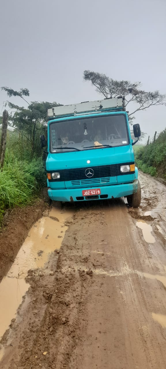 Moradores de povoado de Paripiranga reclamam de péssimas condições de estrada vicinal na localidade