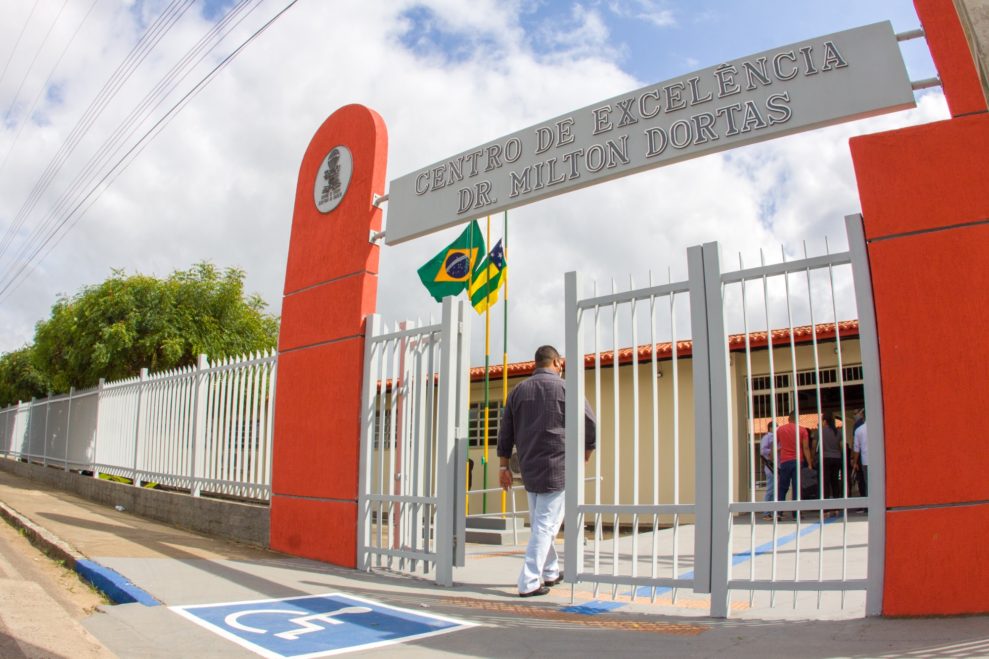 Centro de Excelência Dr. Milton Dortas de Simão Dias abre desfile de 7 de Setembro em Aracaju