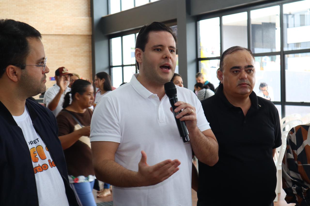 Deputado Rodrigo Valadares participa de eventos de saúde e educação em Simão Dias