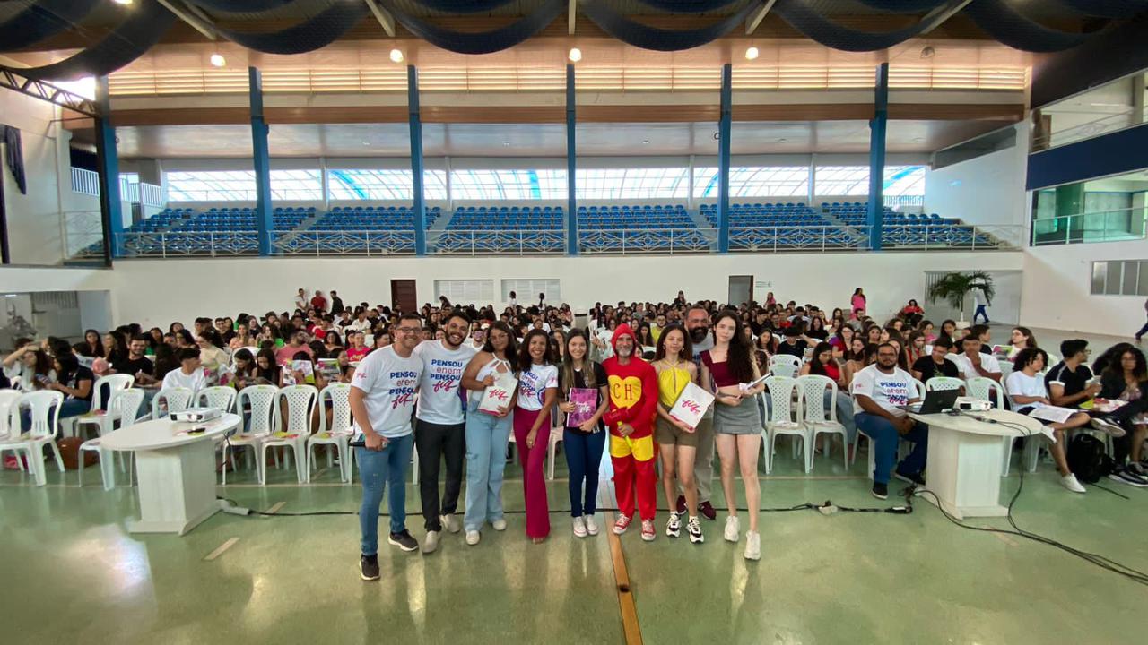 Cerca de 500 estudantes participam de aulão do Enem e Feiras das Profissões na Ages de Paripiranga/BA