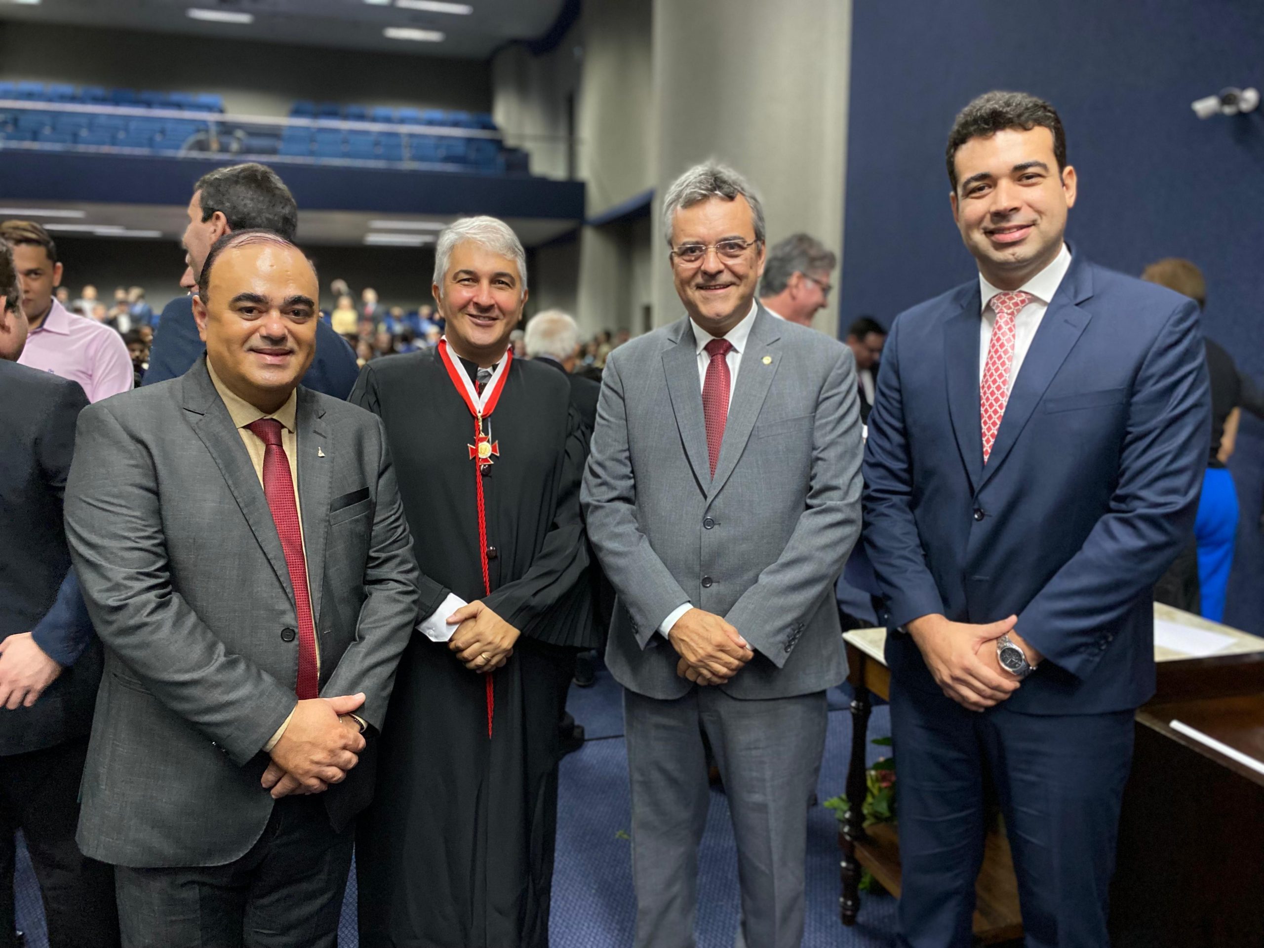 Prefeito Cristiano Viana participa de posse de novo desembargador do TJ/SE